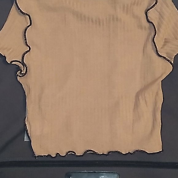 *NWT* A block color style shirt - Picture 2 of 6